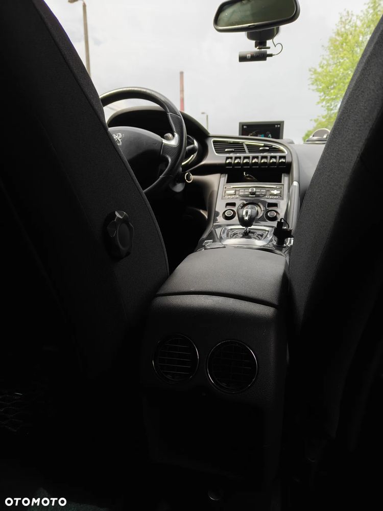 Peugeot 3008 Hybrid4 - 28