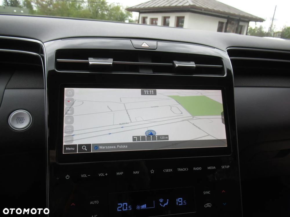 Hyundai Tucson 1.6 T-GDi HEV Executive 2WD - 23