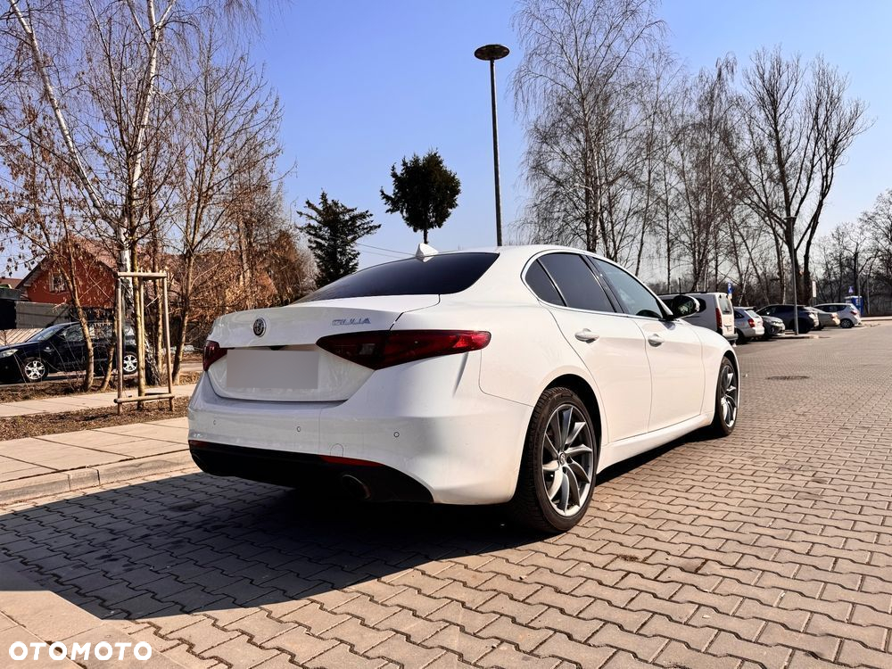 Alfa Romeo Giulia - 2