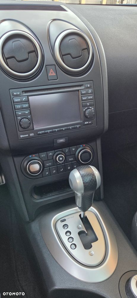 Nissan Qashqai 2.0 dCi 4 x 4 DPF tekna - 29