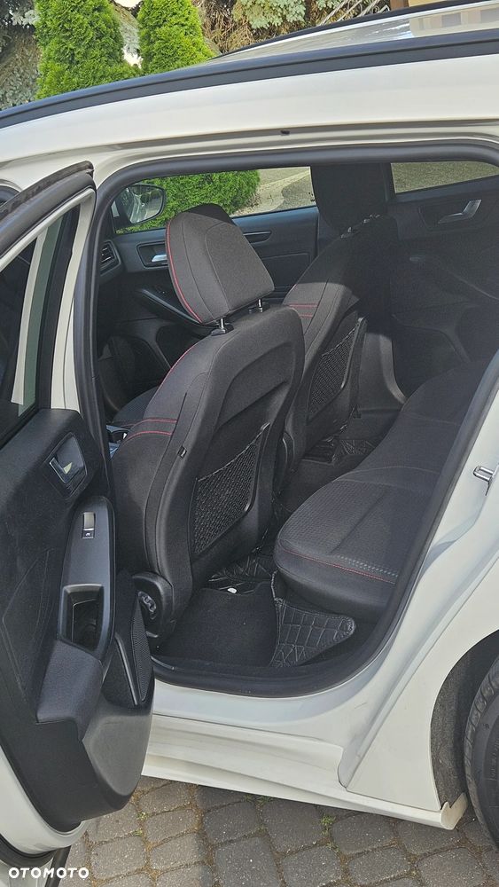 Ford Focus - 10