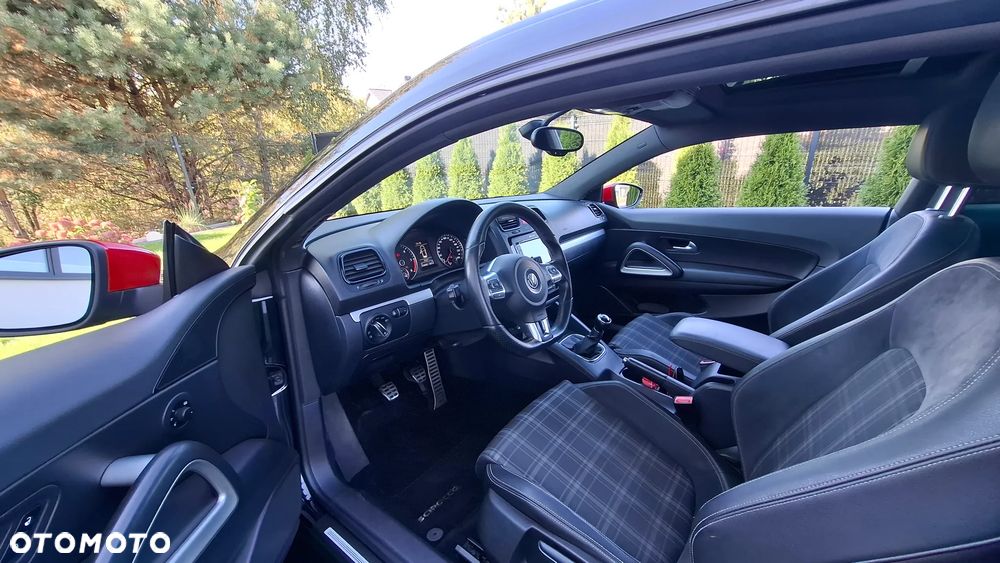 Volkswagen Scirocco 2.0 TDI - 13
