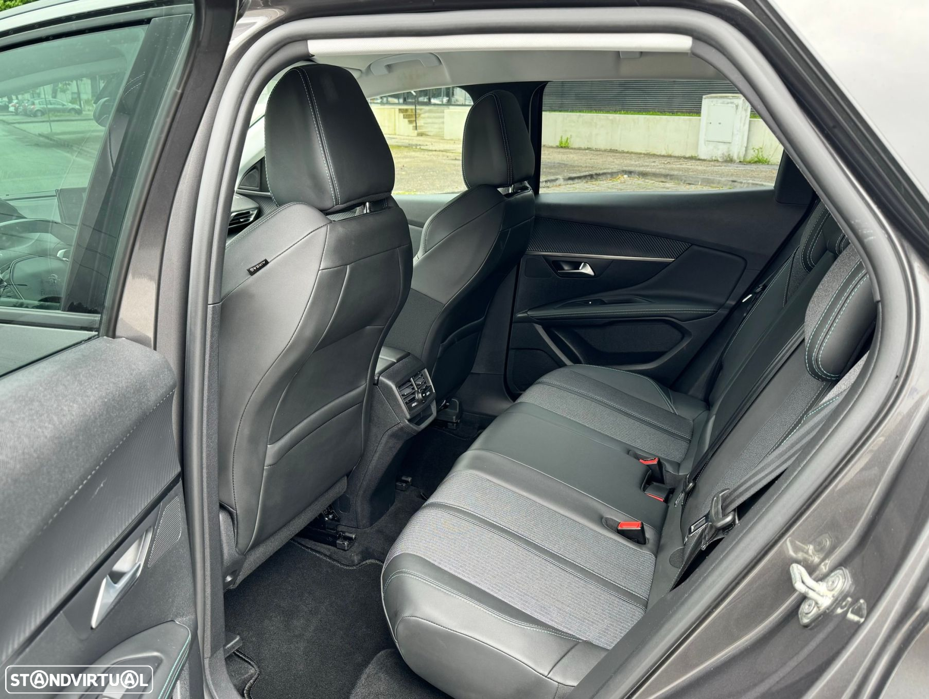 Peugeot 3008 1.5 BlueHDi Allure EAT8 - 4