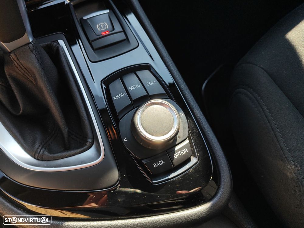 BMW 225xe Active Tourer Advantage - 30