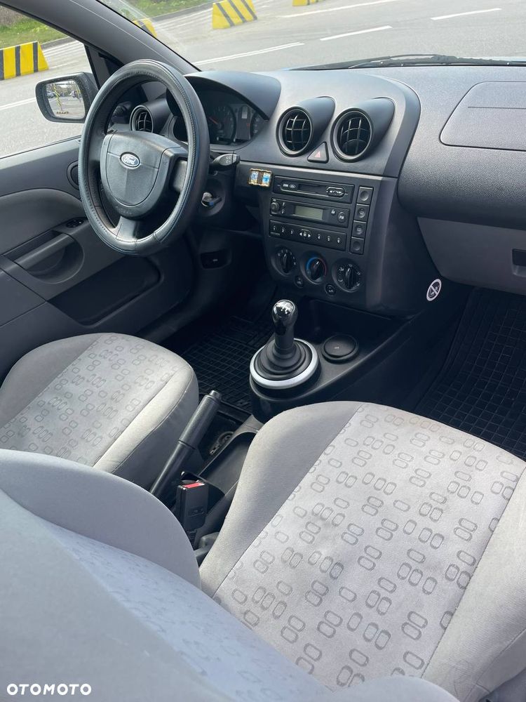Ford Fiesta - 8