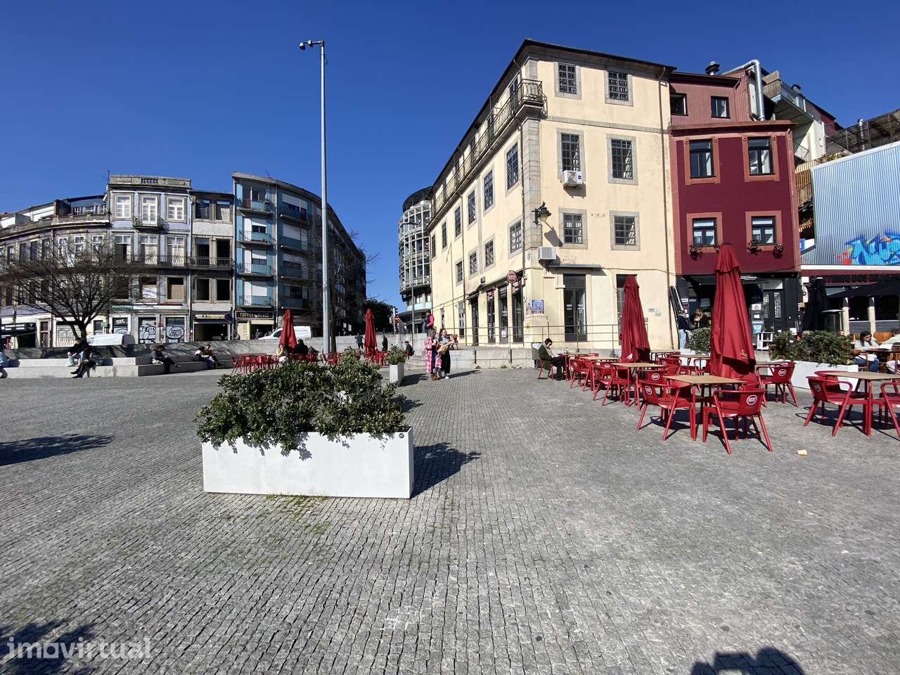 Escritório na Praça dos Poveiros, último andar - Grande imagem: 3/31