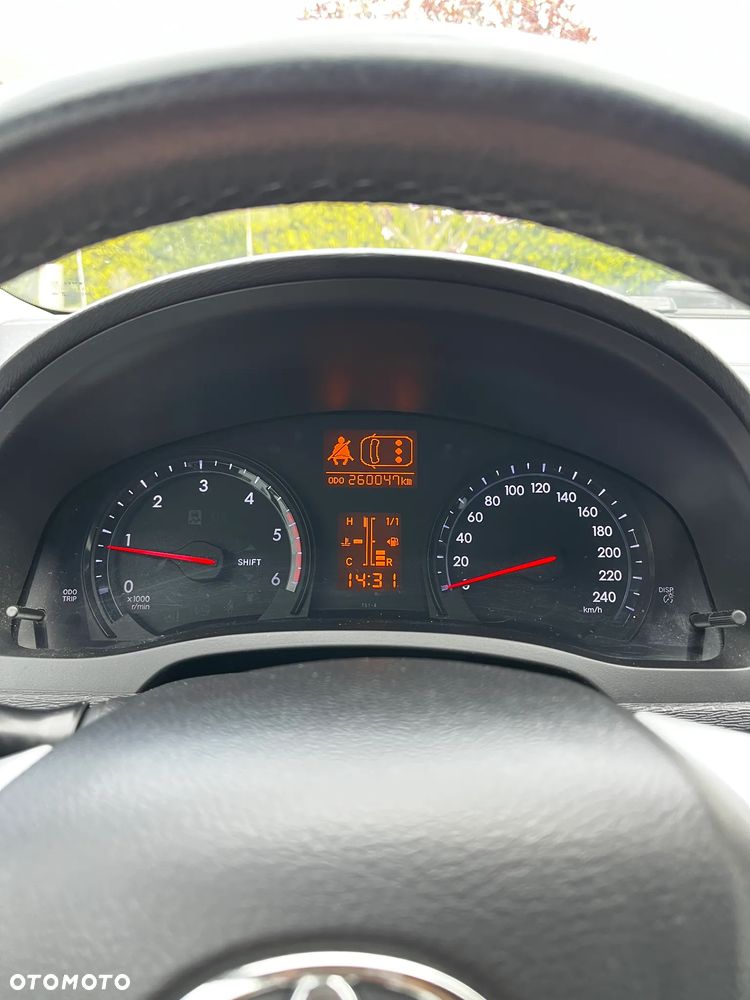 Toyota Avensis 2.0 D-4D Active - 10