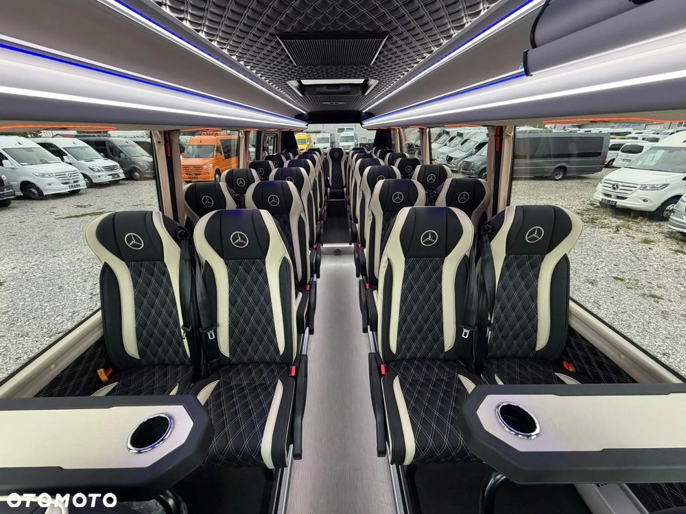 Mercedes-Benz Sprinter 519 - 23