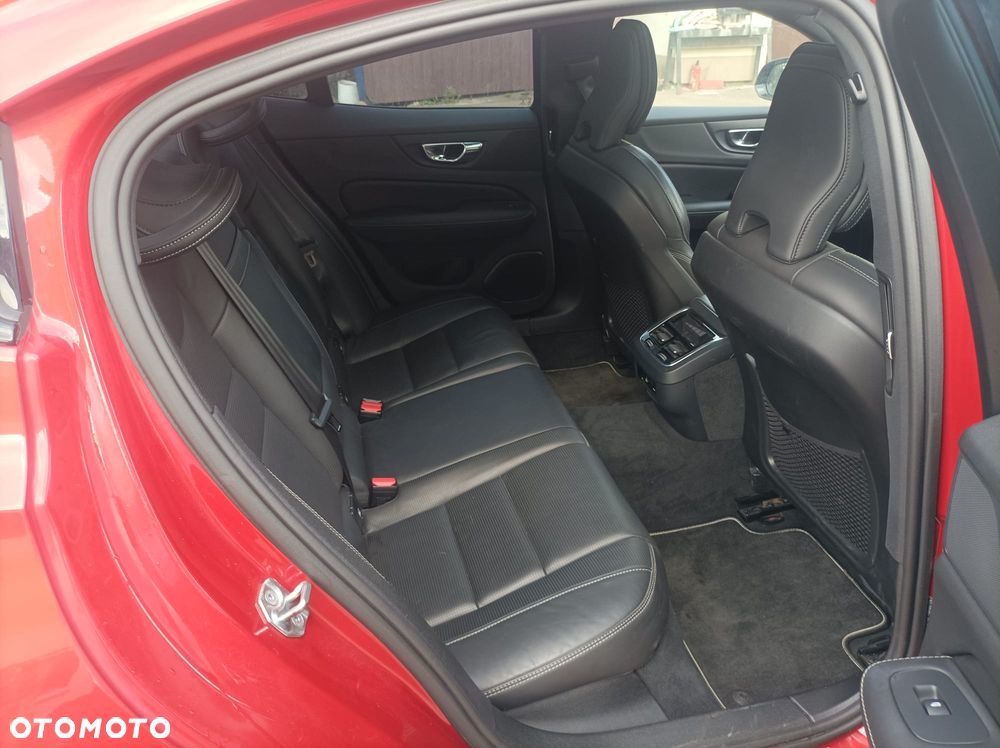 Volvo S60 T6 AWD R-Design - 14