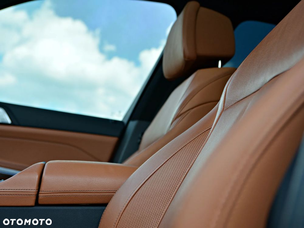BMW X7 M50i sport - 17