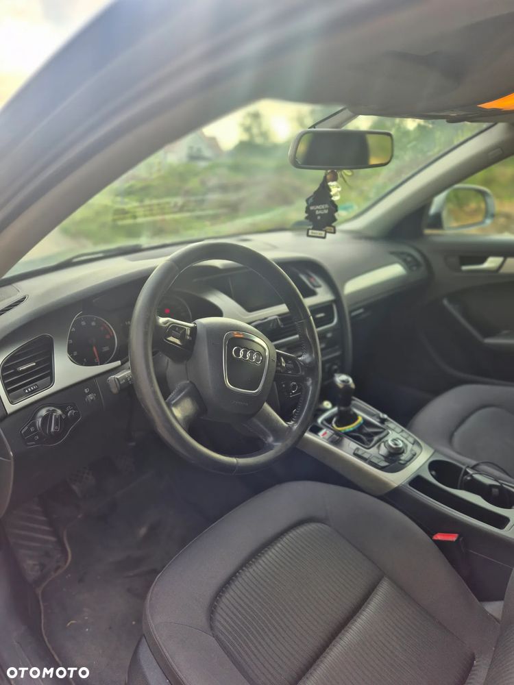 Audi A4 Avant - 4