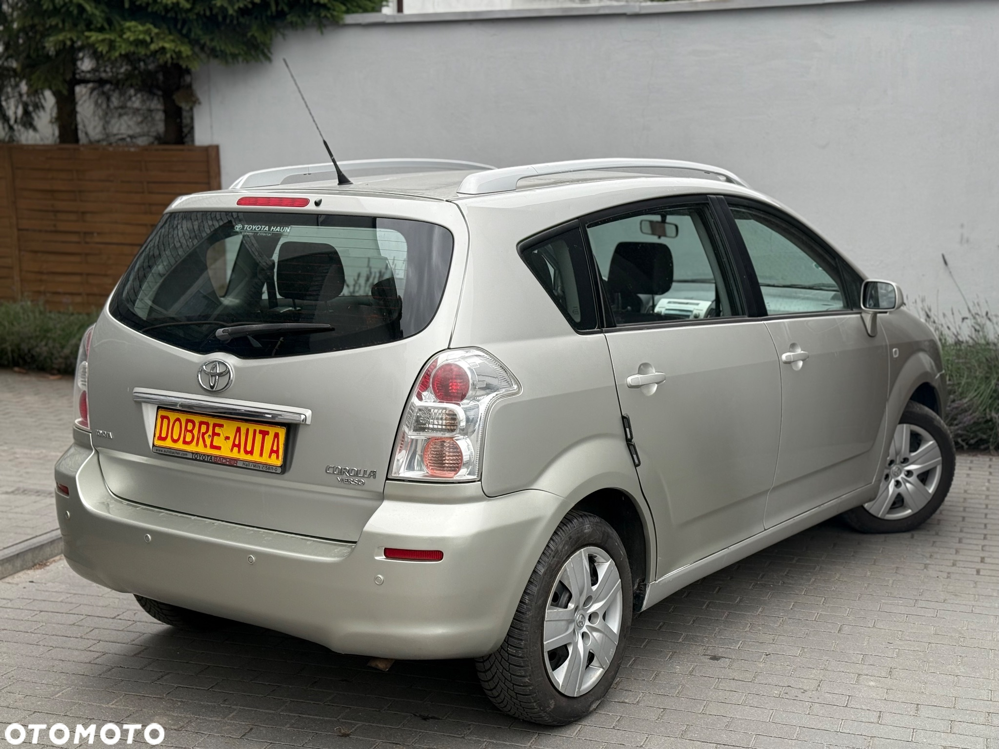 Toyota Corolla Verso 1.6 Premium + - 23