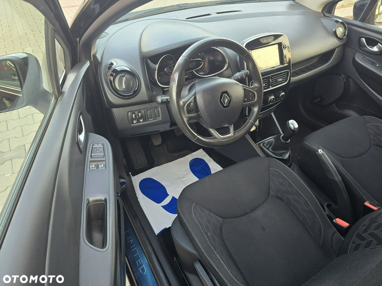 Renault Clio - 21