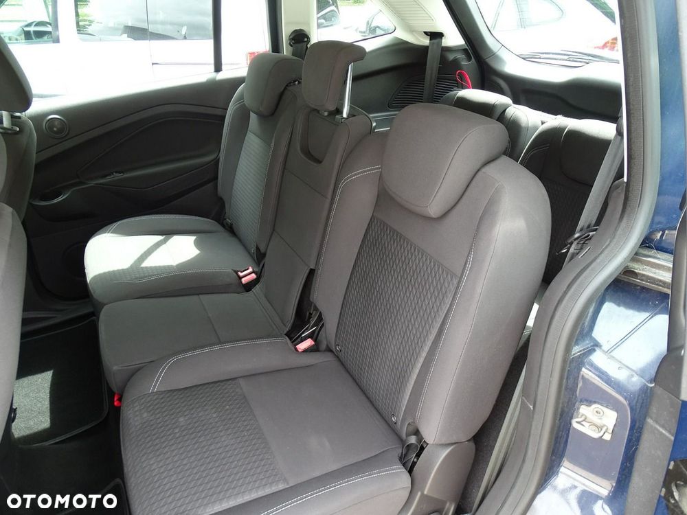 Ford Grand C-MAX - 25