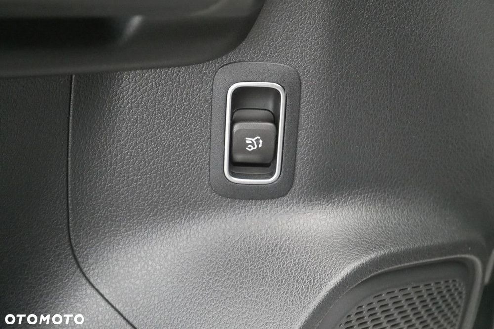 Mercedes-Benz GLA - 18