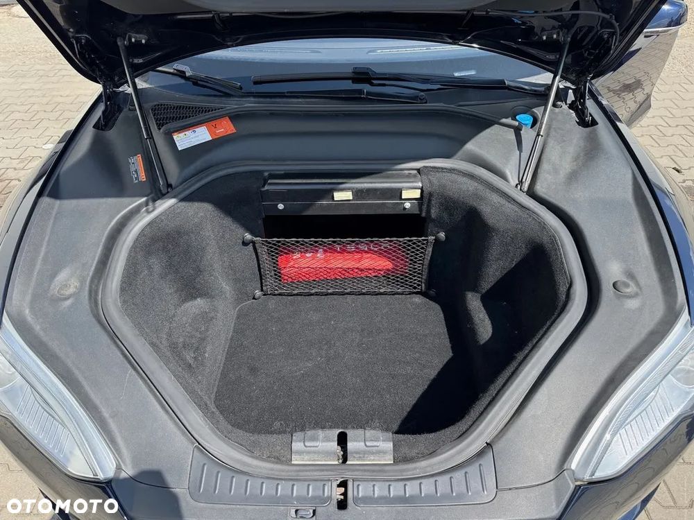 Tesla Model S 85 - 12