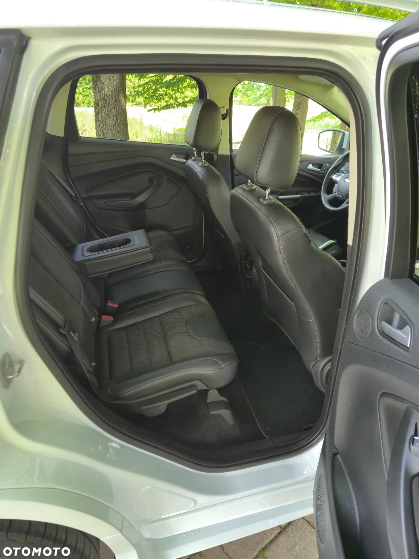 Ford Kuga 2.0 TDCi 2x4 ST-Line - 25