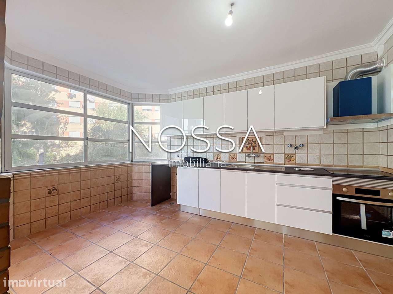 Apartamento T2 Convertido em T3 | Estação da Tapada das Mercês - Grande imagem: 4/26