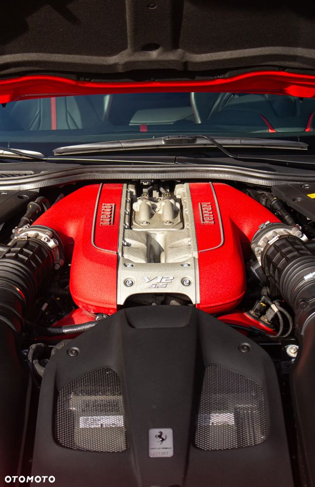 Ferrari 812 Superfast - 25