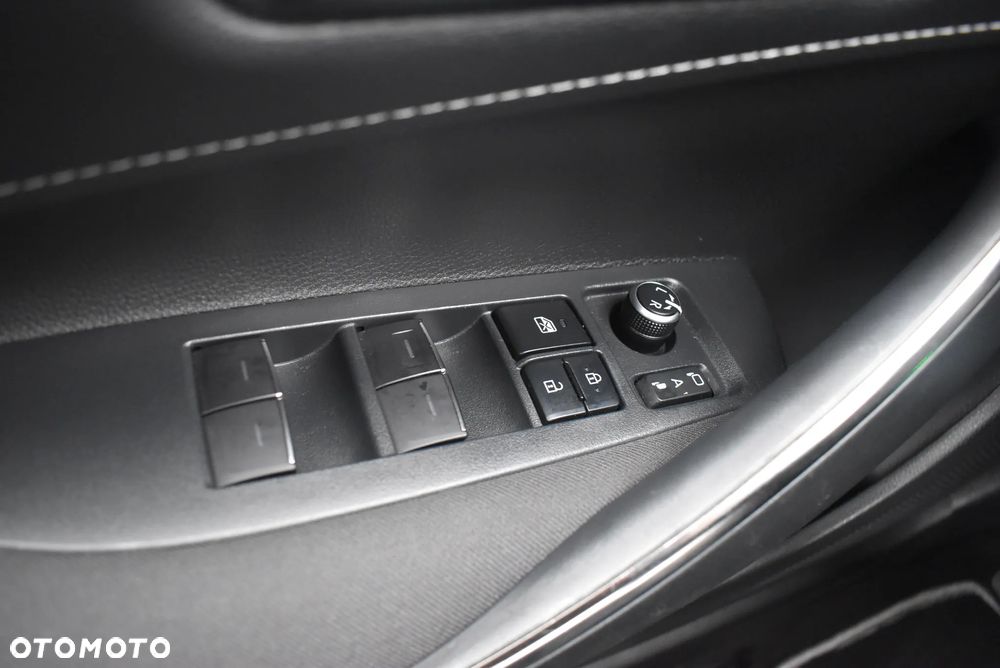 Toyota Corolla 2.0 Hybrid Comfort - 24