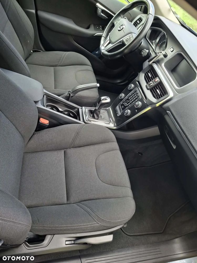 Volvo V40 T2 Momentum - 7