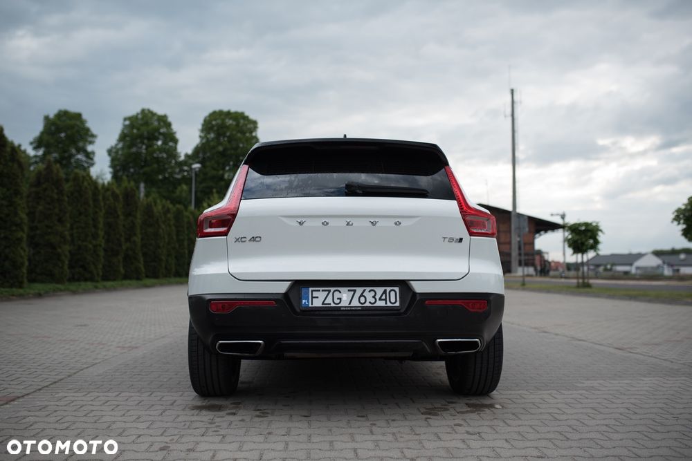 Volvo XC 40 T5 AWD R-Design - 3