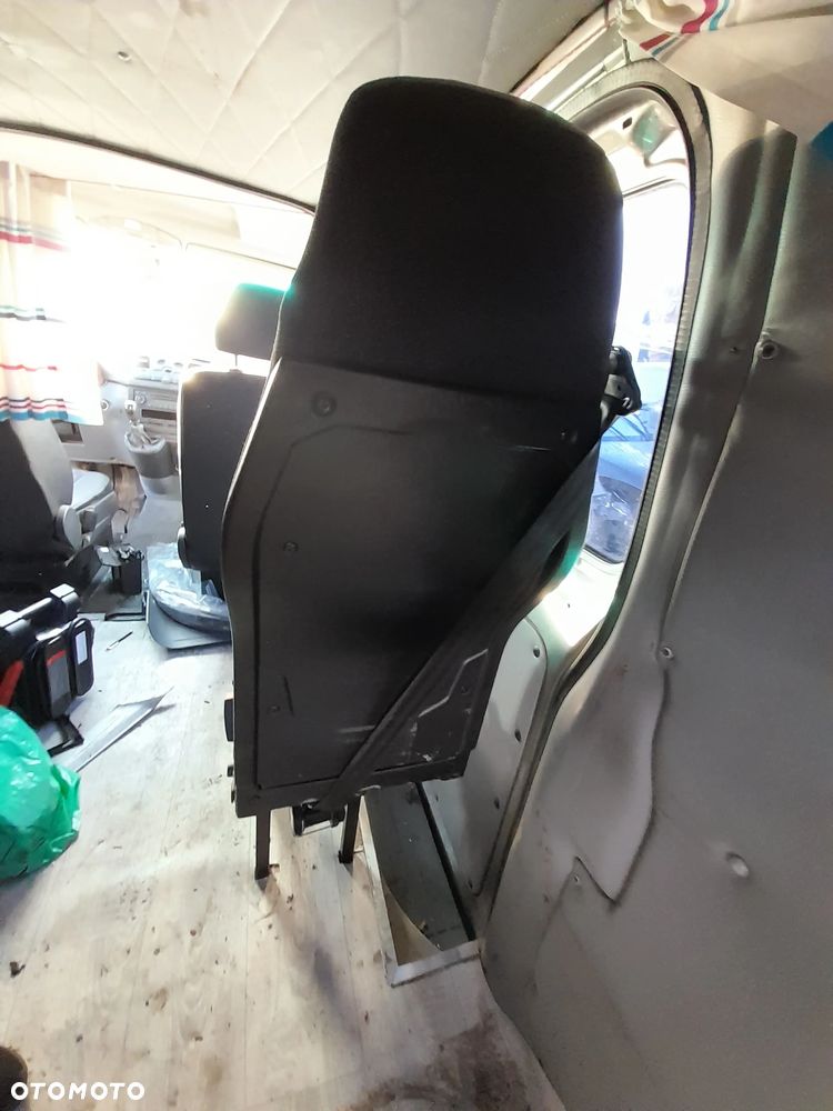 MERCEDES VITO FOTEL TYLNY KOMPLET Z PASEM - 4