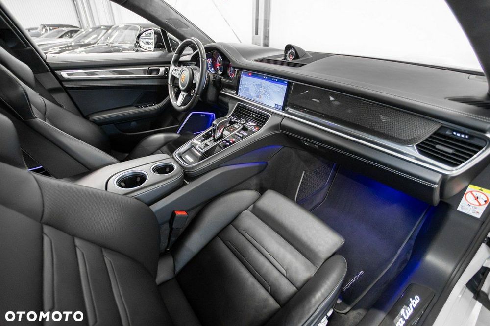 Porsche Panamera Turbo - 20
