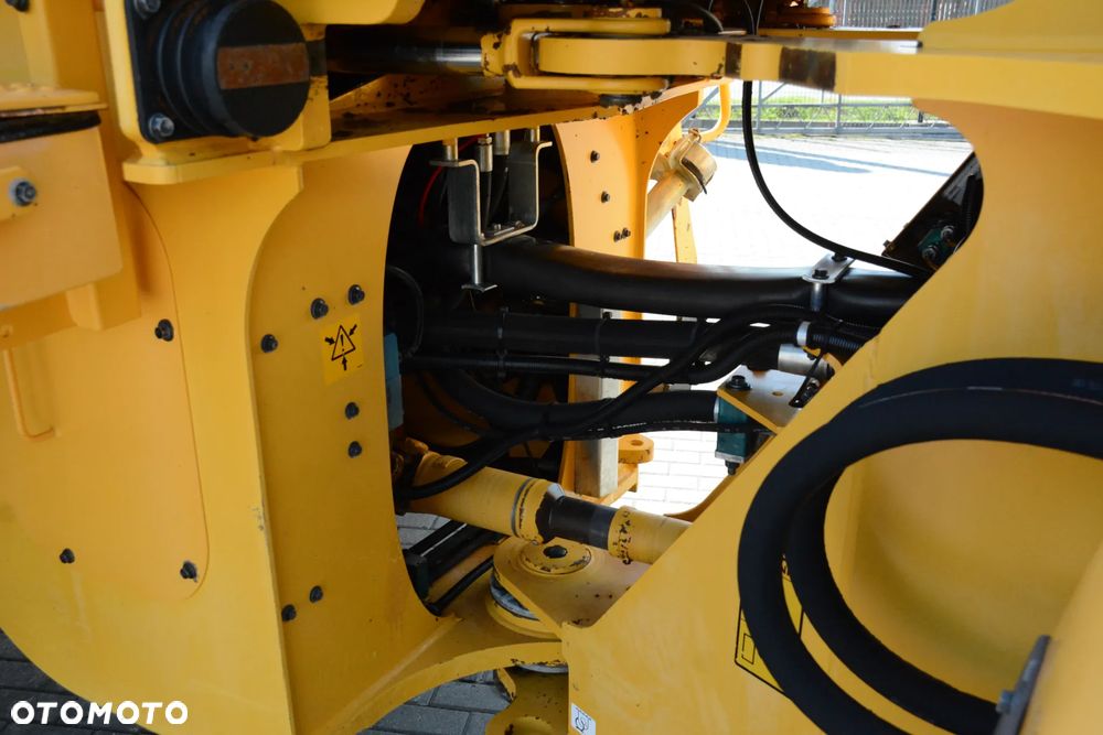 Volvo L110E / 2006r / Przegubowa / Waga w łyżce / 8803 mth / Centralne smarowanie - 14