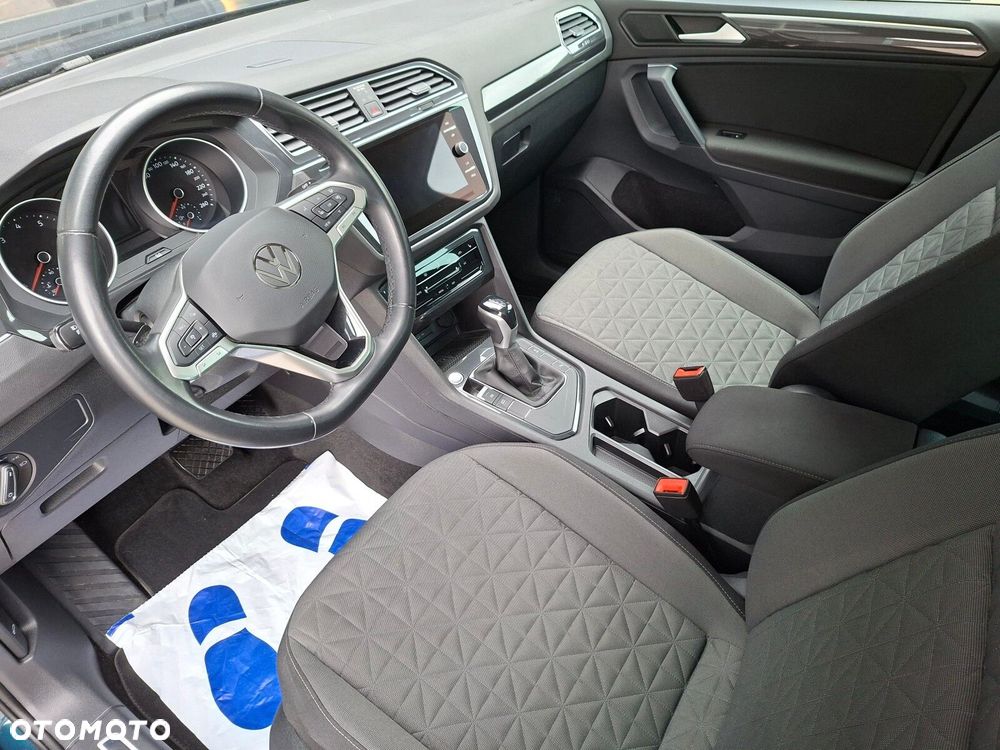 Volkswagen Tiguan - 12