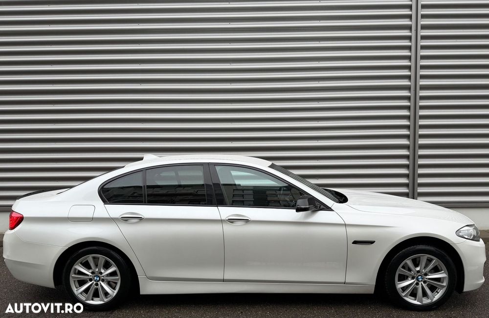 BMW Seria 5 530d xDrive Aut. Luxury Line - 7