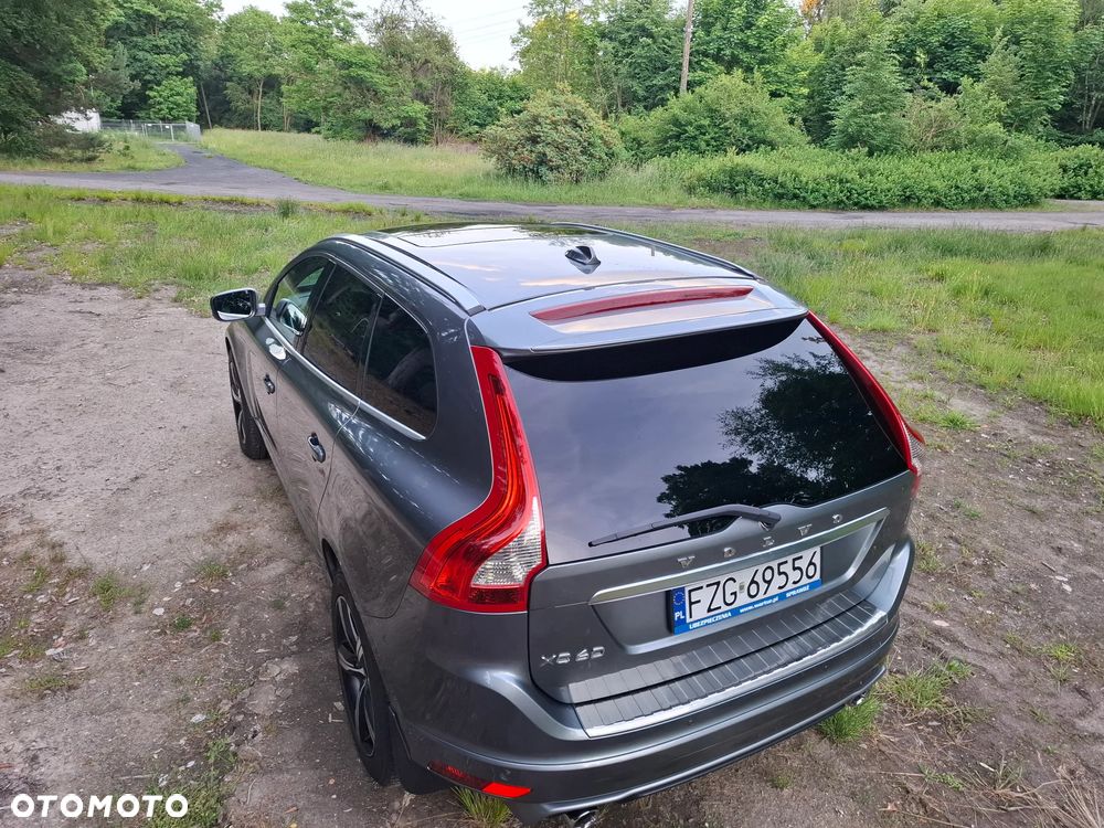 Volvo XC 60 D3 Drive-E R-Design Momentum - 4