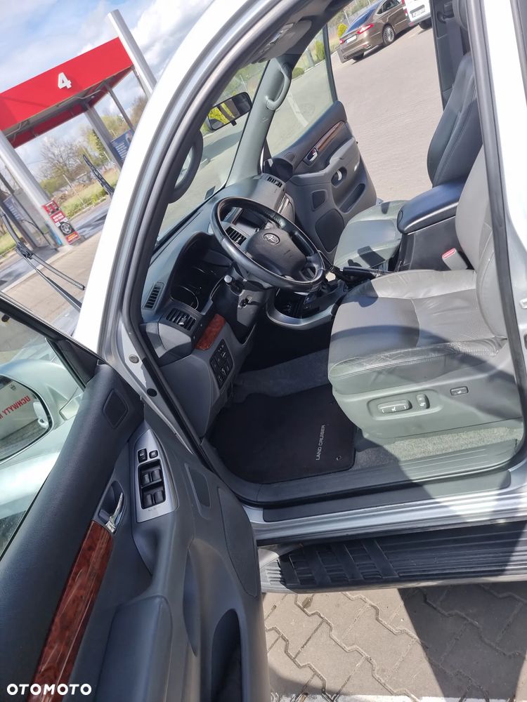 Toyota Land Cruiser - 6