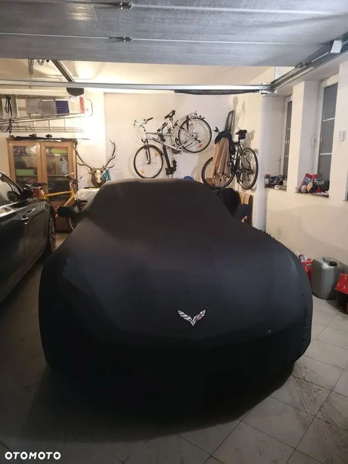 Chevrolet Corvette - 16