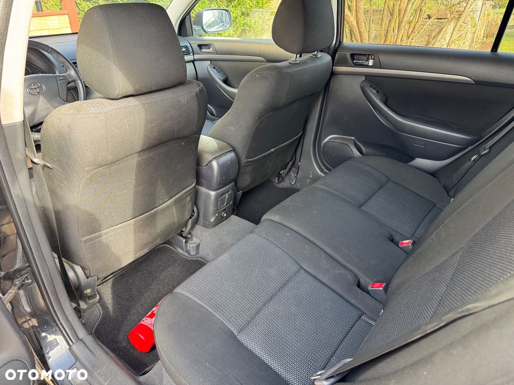 Toyota Avensis 1.8 VVT-i Sol - 12