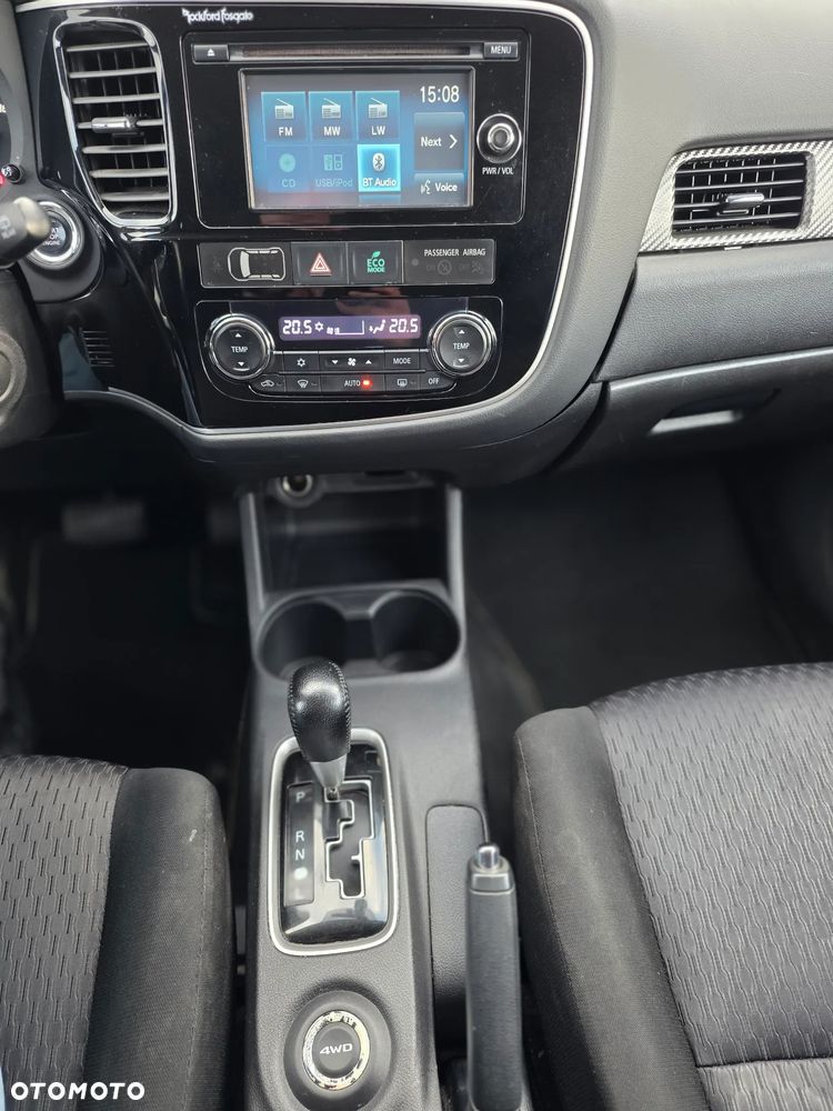 Mitsubishi Outlander 2.0 Intense + CVT - 18