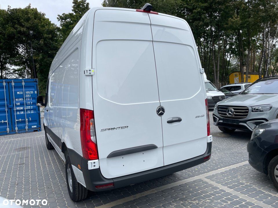 Mercedes-Benz Sprinter - 3