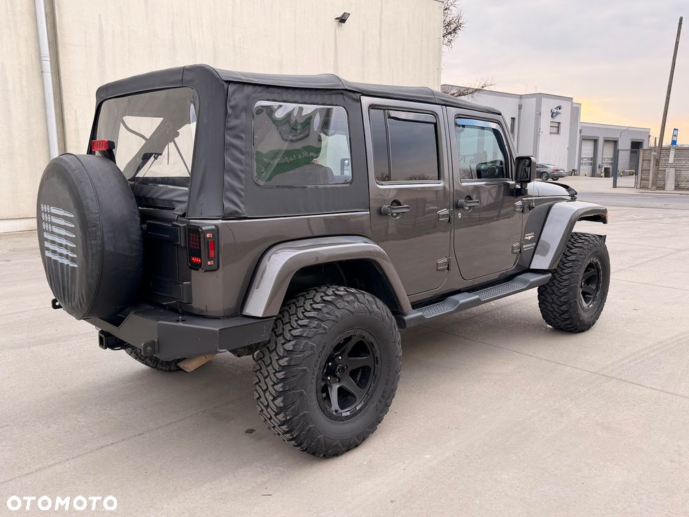 Jeep Wrangler - 8