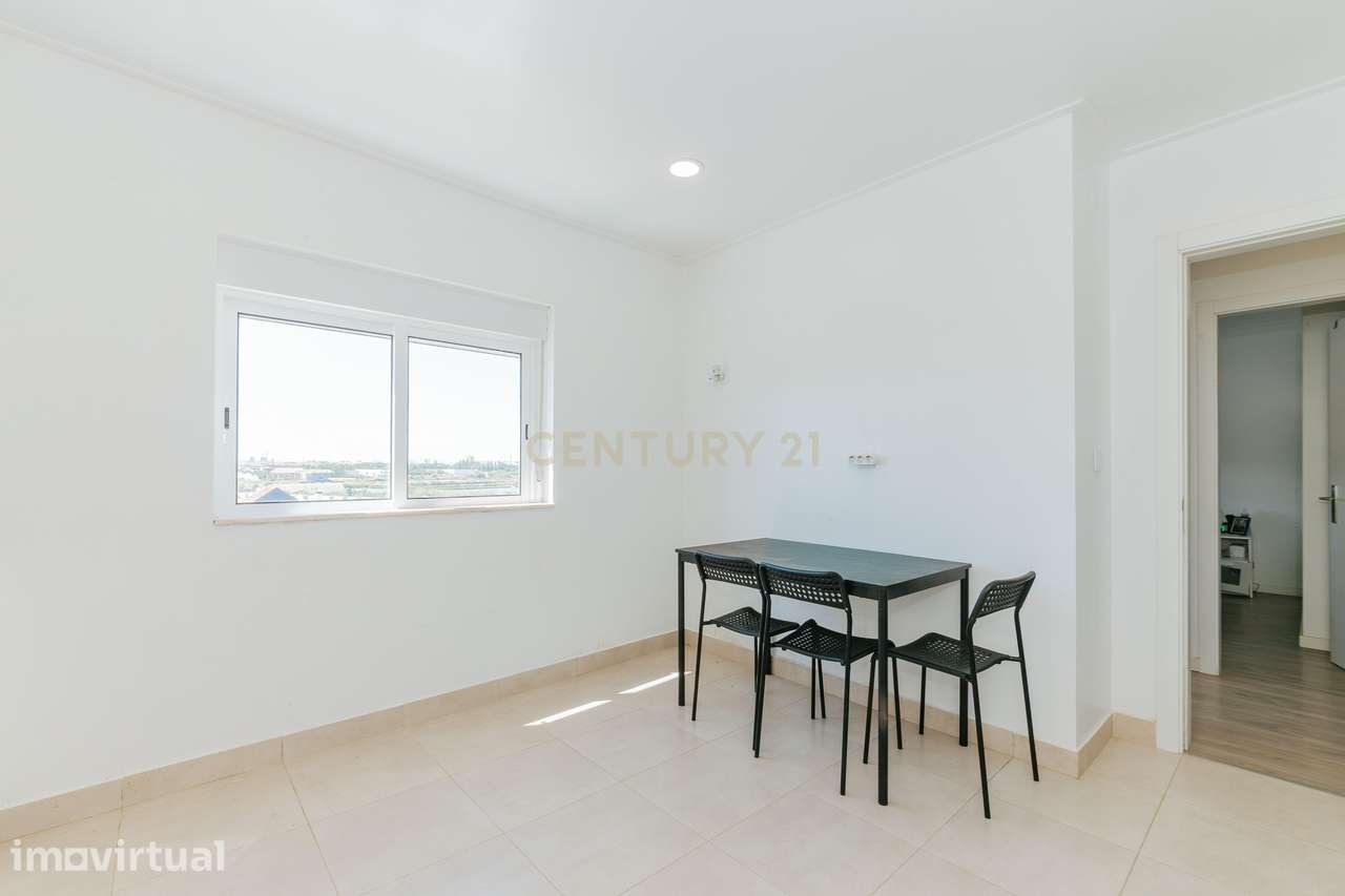 Apartamento T2+1 Renovado em Alhos Vedros - Grande imagem: 4/24