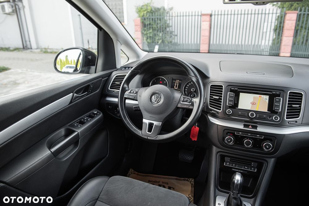Volkswagen Sharan 2.0 TDI DSG BlueMotion Technology Highline - 25