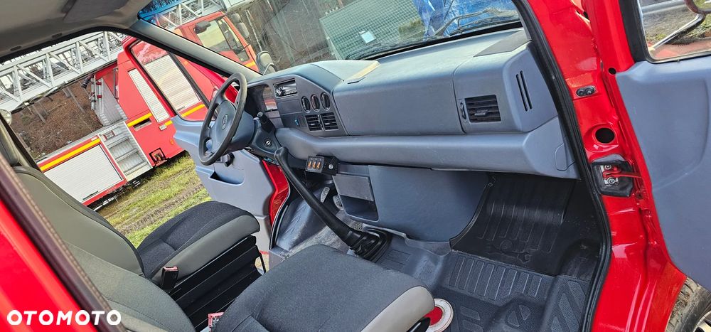 Mercedes-Benz Sprinter - 11