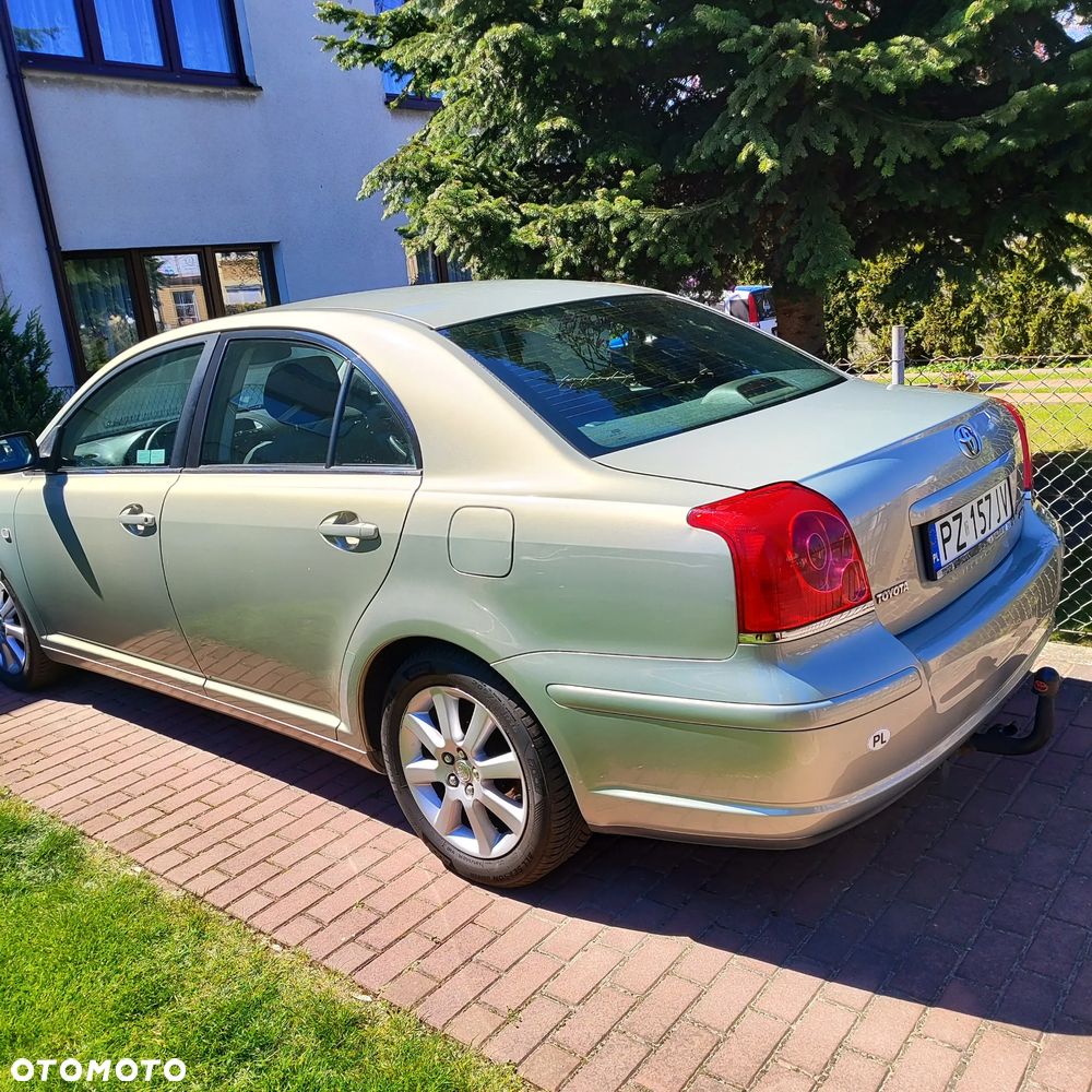 Toyota Avensis 2.0 VVT-i Sol - 10