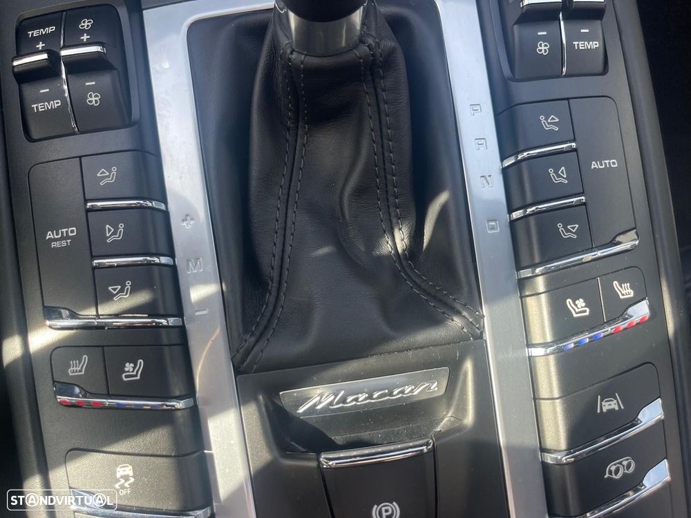 Porsche Macan Turbo PDK - 23