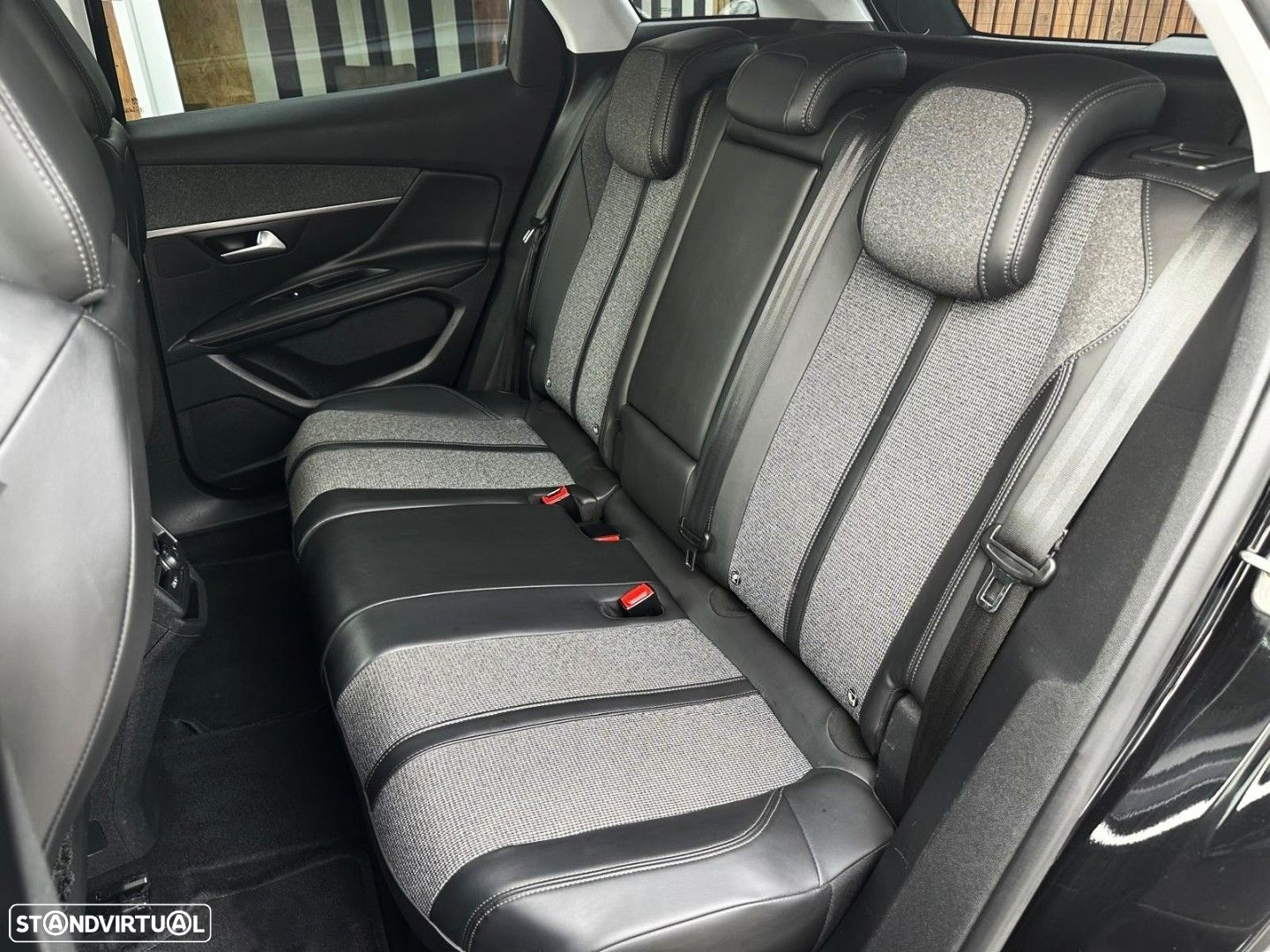 Peugeot 3008 1.5 BlueHDi Allure - 11