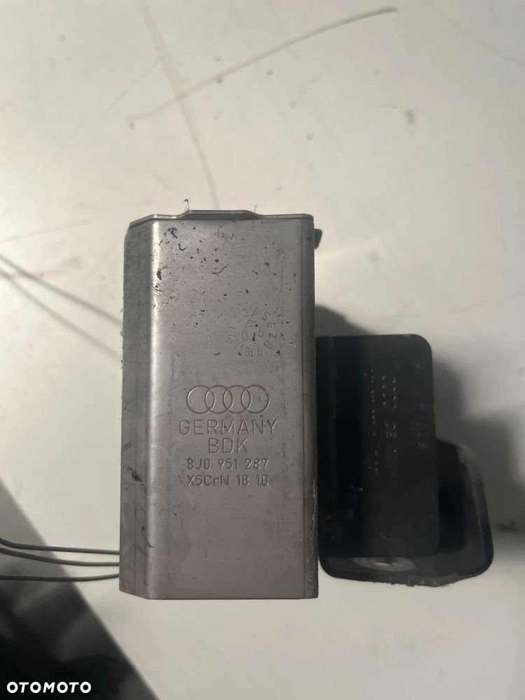 Audi A4 S4 B7 8E 8H Syrena alarmu 8J0951287 - 2