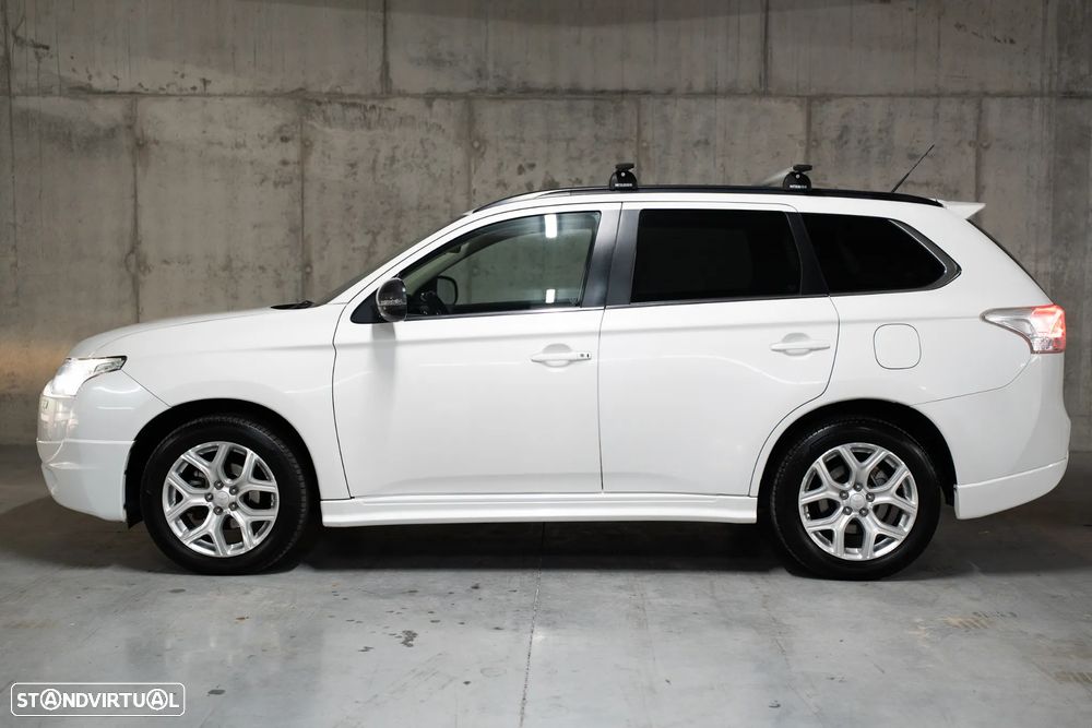 Mitsubishi Outlander 2.0 4WD - 18