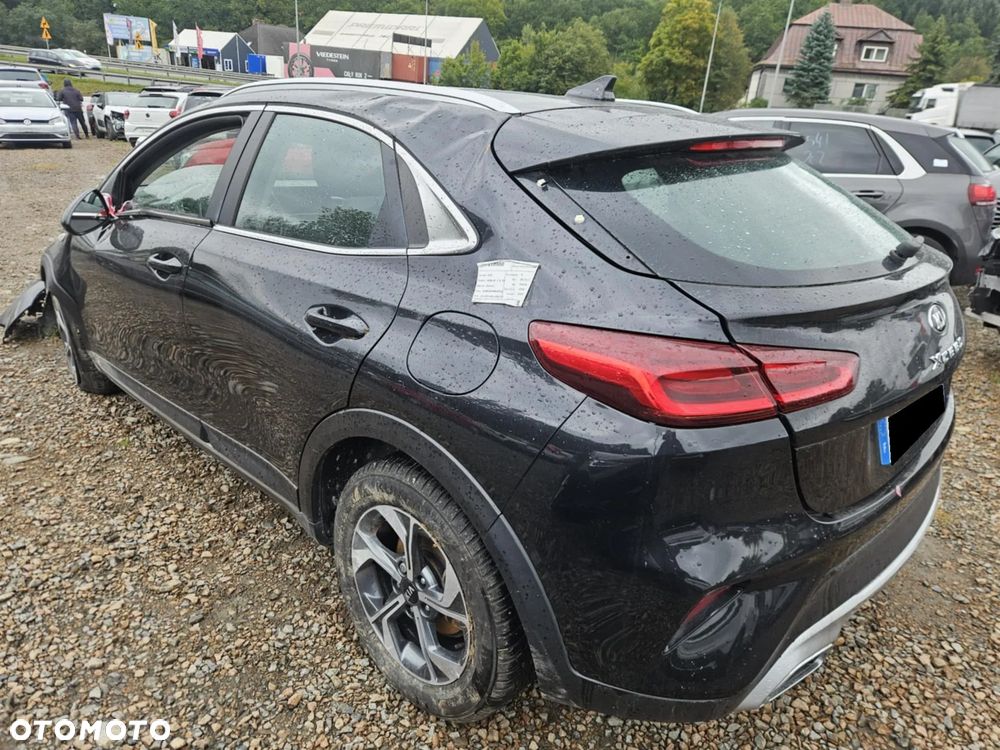 Kia XCeed 1.6 CRDi PLATINUM EDITION - 4