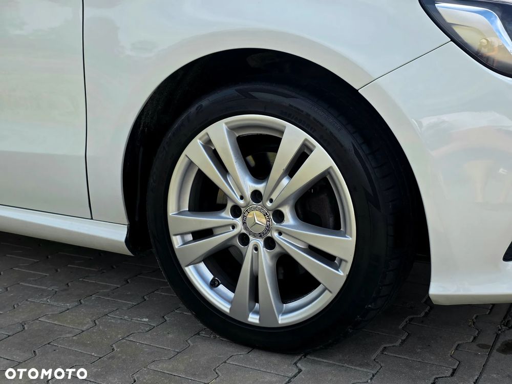 Mercedes-Benz Klasa A 180 7G-DCT AMG Line - 12