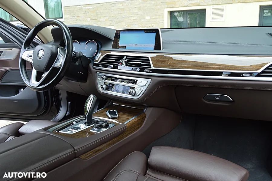 BMW Seria 7 - 8