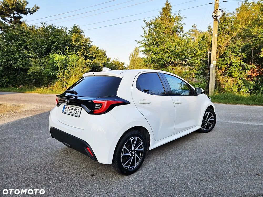 Toyota Yaris 1.5 VVT-i Team Deutschland - 12